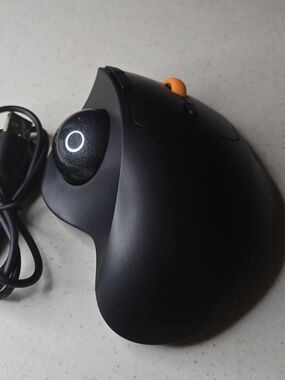 ProtoArc EM04 Rechargeable Dual Mode Trackball Mouse - Bluetooth & 2.4G Wireless